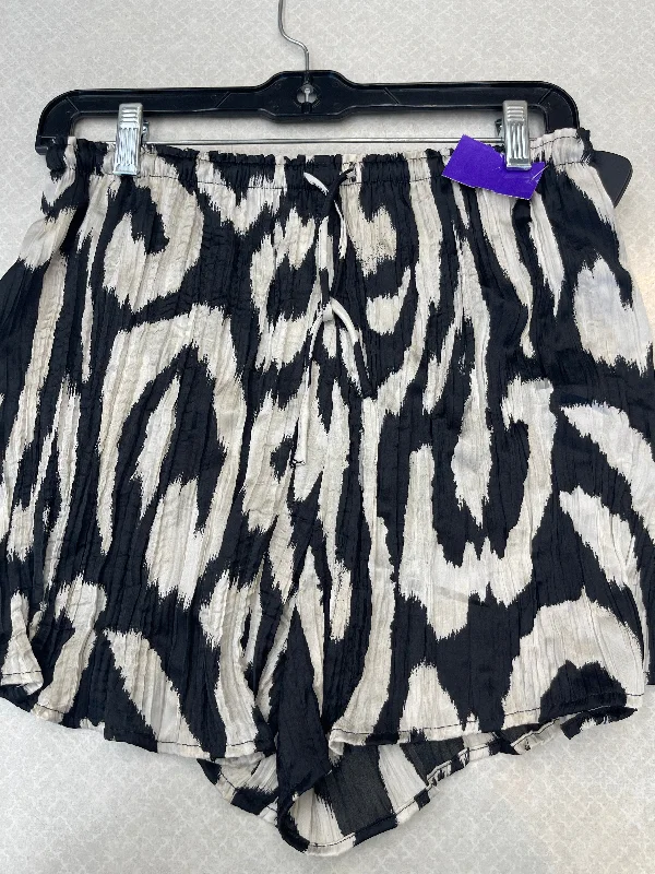 White Black Shorts H&m, Size S