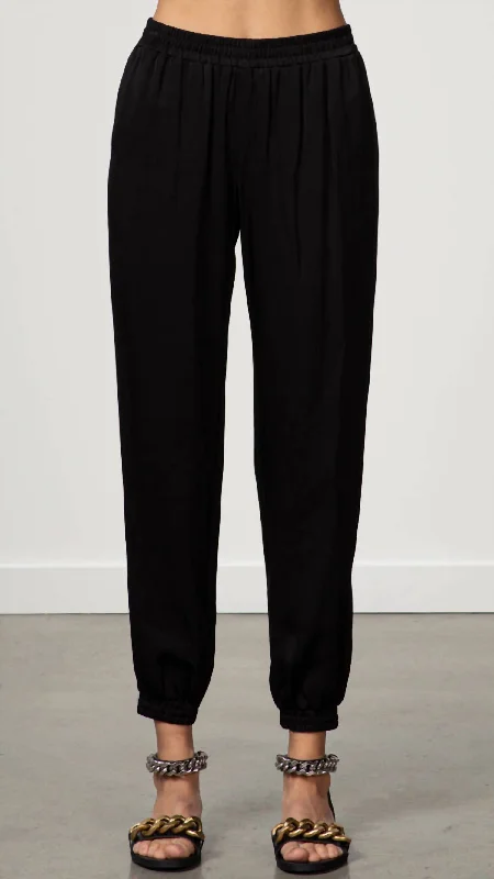 Harriet Viscose Crepe Pant In Black