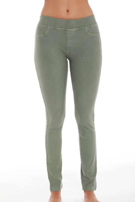 High Rise Capri In Olive