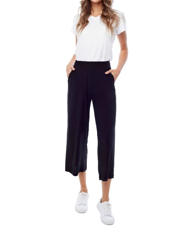 Wide Leg Cropped Pant In Black